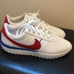 Nike red white and blue Golf Shoe women size 7